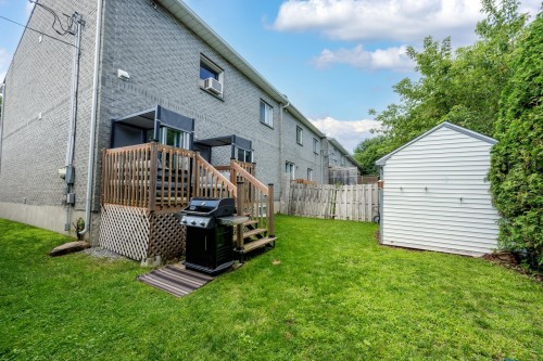 Cour - 25 Place François-Perrot, L'Île-Perrot, QC - Outdoor With Deck Patio Veranda With Exterior