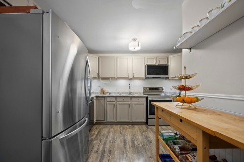 Cuisine - 25 Place François-Perrot, L'Île-Perrot, QC - Indoor Photo Showing Kitchen