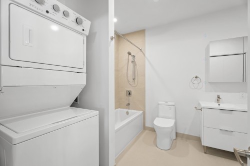 Bathroom - 3-160 Rue Du Cantouque, Mont-Tremblant, QC - Indoor Photo Showing Laundry Room