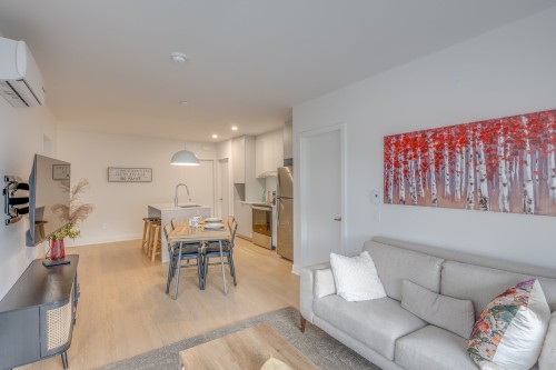 Salon - 8-120 Rue Du Cantouque, Mont-Tremblant, QC - Indoor Photo Showing Other Room