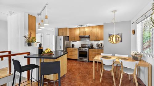 183 Magic Drive, Kelowna, BC - Indoor