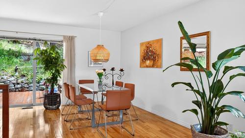 183 Magic Drive, Kelowna, BC - Indoor Photo Showing Dining Room