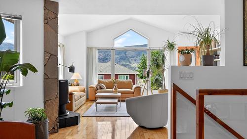 183 Magic Drive, Kelowna, BC - Indoor
