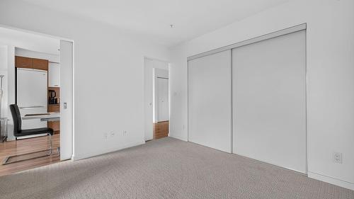 306-1550 Dickson Avenue, Kelowna, BC - Indoor Photo Showing Other Room