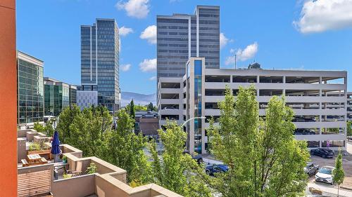 306-1550 Dickson Avenue, Kelowna, BC - Outdoor