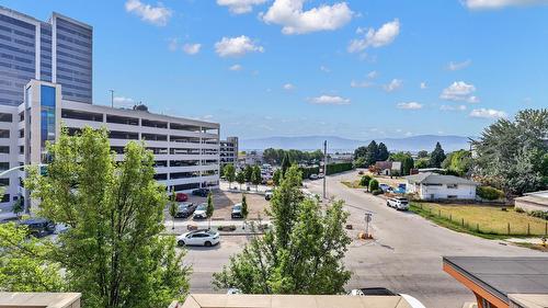 306-1550 Dickson Avenue, Kelowna, BC - Outdoor With View