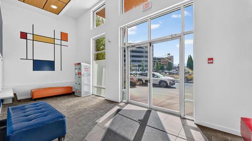306-1550 Dickson Avenue, Kelowna, BC - Indoor Photo Showing Other Room