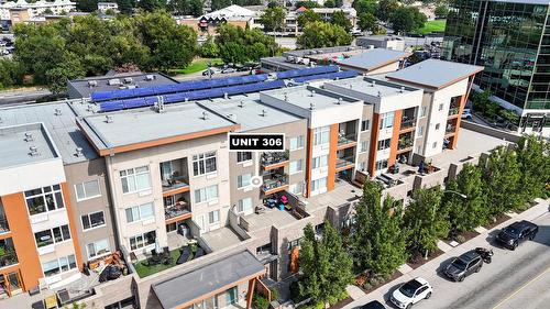 306-1550 Dickson Avenue, Kelowna, BC - Outdoor