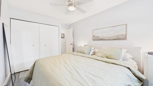 102-1108 23Rd Avenue, Cranbrook, BC - Indoor Photo Showing Bedroom
