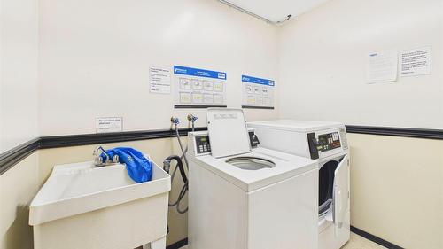 102-1108 23Rd Avenue, Cranbrook, BC - Indoor Photo Showing Laundry Room