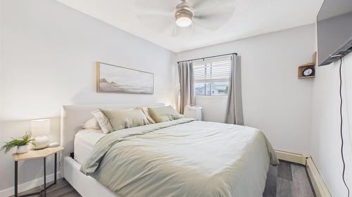 102-1108 23Rd Avenue, Cranbrook, BC - Indoor Photo Showing Bedroom