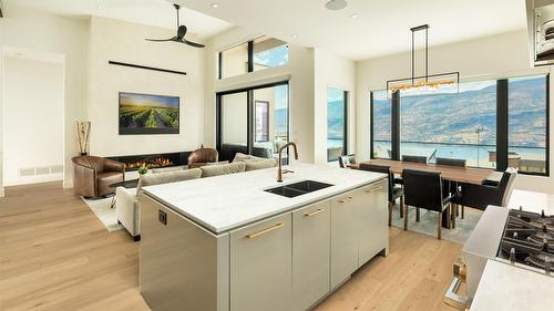 538 Clifton Court, Kelowna, BC - Indoor Photo Showing Other Room