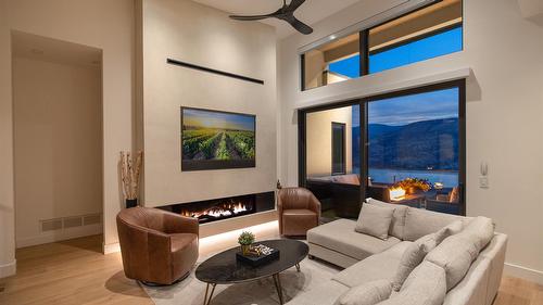 538 Clifton Court, Kelowna, BC - Indoor