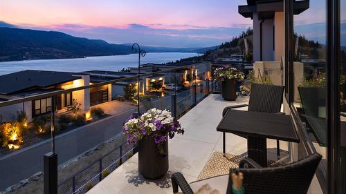 538 Clifton Court, Kelowna, BC - Outdoor With Body Of Water With View