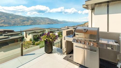 538 Clifton Court, Kelowna, BC - Outdoor With Body Of Water