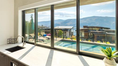538 Clifton Court, Kelowna, BC - Indoor