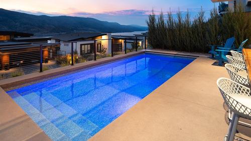 538 Clifton Court, Kelowna, BC - Outdoor With In Ground Pool