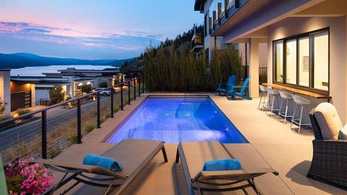 538 Clifton Court, Kelowna, BC - Outdoor With In Ground Pool