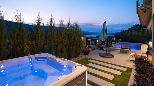 538 Clifton Court, Kelowna, BC - Outdoor With In Ground Pool With View