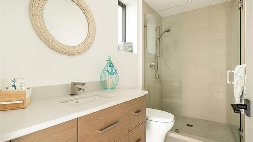 538 Clifton Court, Kelowna, BC - Indoor Photo Showing Bathroom