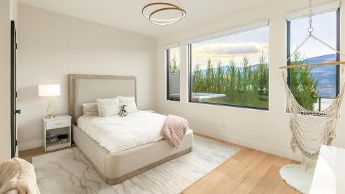 538 Clifton Court, Kelowna, BC - Indoor Photo Showing Bedroom