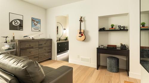 538 Clifton Court, Kelowna, BC - Indoor