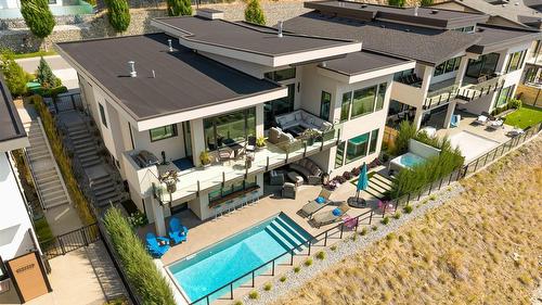 538 Clifton Court, Kelowna, BC - Outdoor With In Ground Pool With Deck Patio Veranda