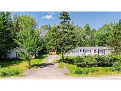 9 Maple Leaf DR  Lincoln, NB E3B 7G9
