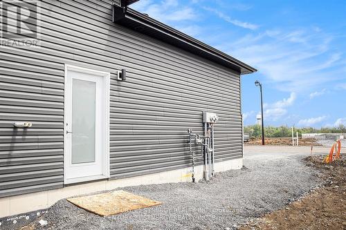 B - 63 HELEN STREET , North Stormont, Ontario K0A 1R0 3