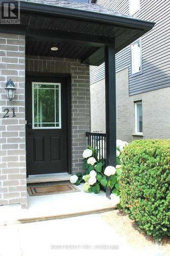 21 - 12 Poplar Drive, Cambridge, ON - Outdoor With Exterior