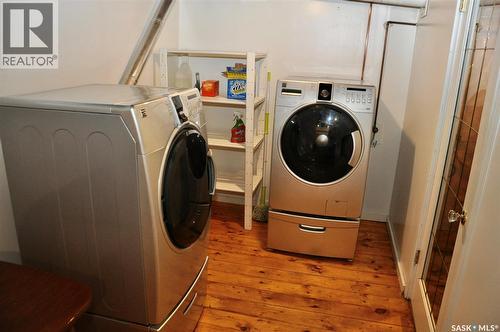623 4Th Avenue N, Saskatoon, SK - Indoor Photo Showing Laundry Room