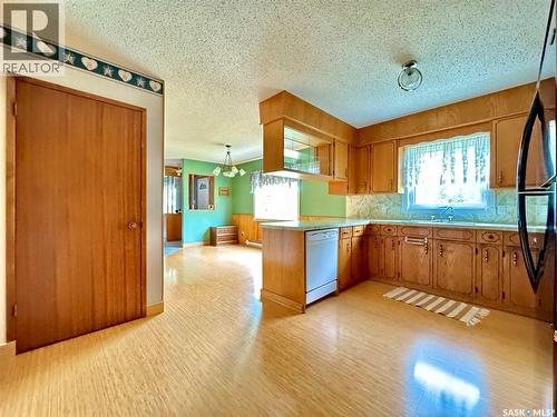 100 Henderson Street, Grayson, SK - Indoor Photo Showing Kitchen