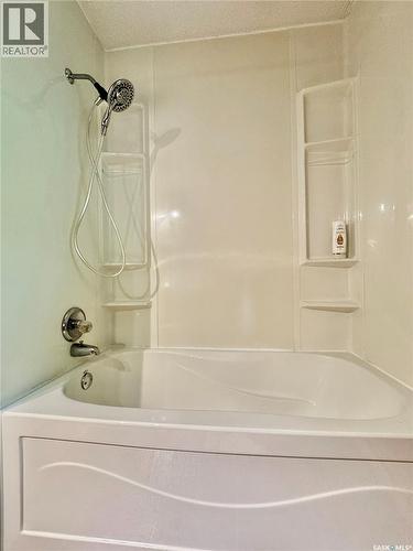 100 Henderson Street, Grayson, SK - Indoor Photo Showing Bathroom