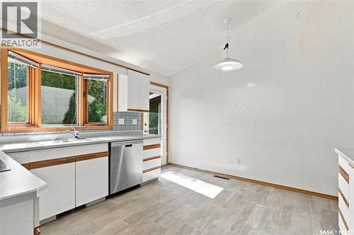92 Wentworth Crescent, Saskatoon, SK - Indoor Photo Showing Kitchen