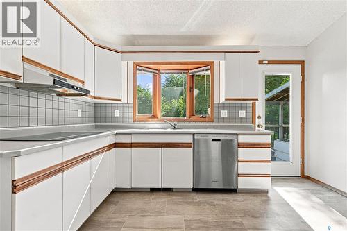 92 Wentworth Crescent, Saskatoon, SK - Indoor Photo Showing Kitchen