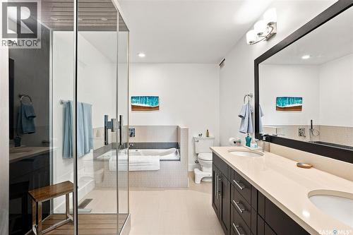 1019A 10Th Street E, Saskatoon, SK - Indoor Photo Showing Bathroom