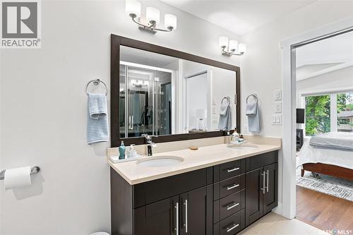 1019A 10Th Street E, Saskatoon, SK - Indoor Photo Showing Bathroom