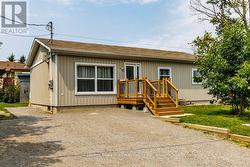 112 MURRAY STREET Kawartha Lakes (Fenelon Falls), ON K0M 1N0