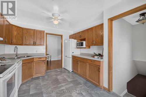 7 Fanjoy Drive, St. Thomas, ON - Indoor Photo Showing Kitchen