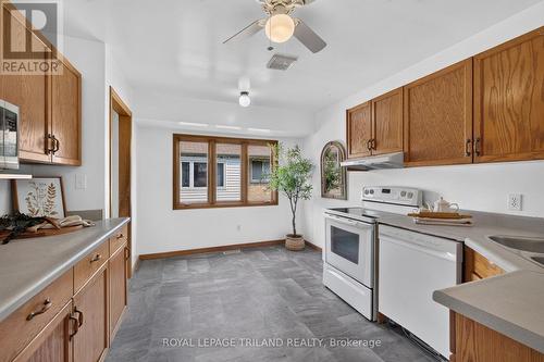 7 Fanjoy Drive, St. Thomas, ON - Indoor Photo Showing Kitchen