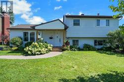 5 MCMURDO COURT  Ottawa, ON K2E 5V8