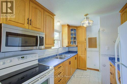 280 Domville Street, Wellington North (Arthur), ON - Indoor Photo Showing Kitchen With Double Sink