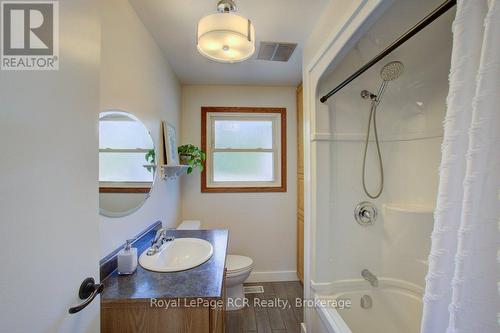 280 Domville Street, Wellington North (Arthur), ON - Indoor Photo Showing Bathroom