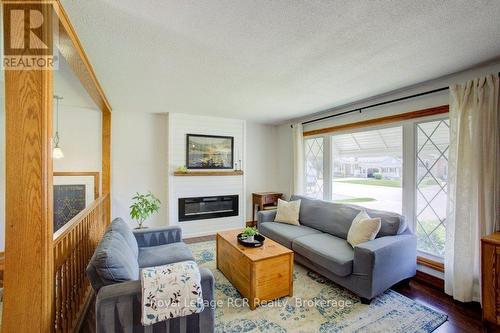 280 Domville Street, Wellington North (Arthur), ON - Indoor Photo Showing Living Room With Fireplace