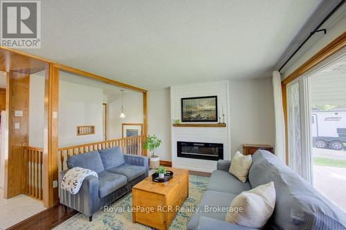 280 Domville Street, Wellington North (Arthur), ON - Indoor Photo Showing Living Room With Fireplace