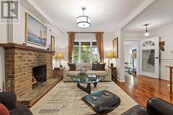 126 OAKCREST AVENUE Toronto, ON M4C 1B9