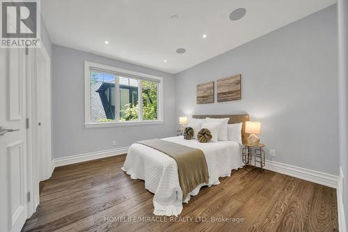 271 Oakhill Road, Mississauga, ON - Indoor Photo Showing Bedroom