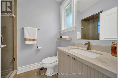 271 Oakhill Road, Mississauga, ON - Indoor Photo Showing Bathroom