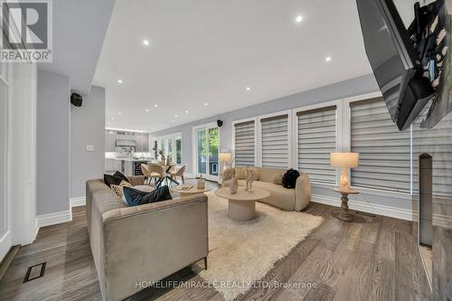 271 Oakhill Road, Mississauga, ON - Indoor