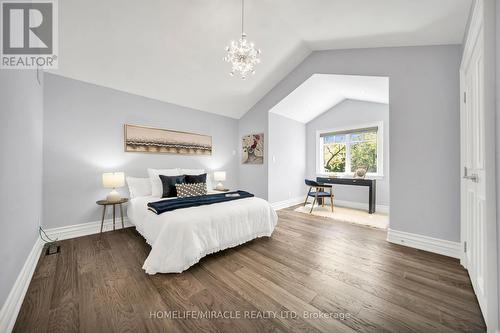 271 Oakhill Road, Mississauga, ON - Indoor Photo Showing Bedroom